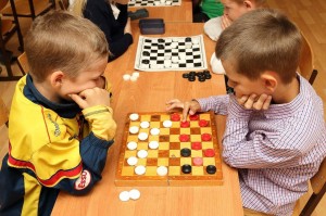 Турнир по шашкам «Учимся играть»