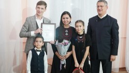 Радий Хабиров вручил государственные награды деятелям культуры и искусства