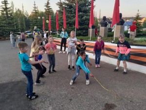 « Живет на всей планете народ веселый – дети!»