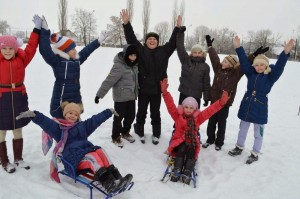 Игровая программа «Ура, первый день зимы!»