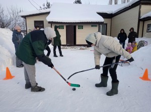 Спортивно - развлекательная программа«Лыжи, санки и хоккей»