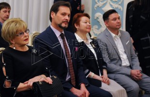 В Москве открылась уникальная выставка «Гримерная Рудольфа Нуреева»