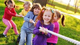 Спортивно–игровая программа «Летом некогда скучать–будем прыгать и скакать»