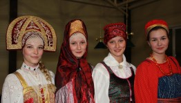 Познавательный час «Матрешка - символ России»
