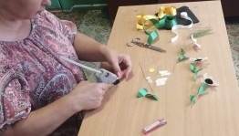 Мастер - класс по изготовлению цветов из атласных лент «Мой первоцвет».