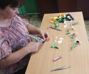 Мастер - класс по изготовлению цветов из атласных лент «Мой первоцвет».