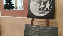 Успейте посетить выставку театральных монет