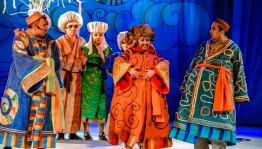 В СГТКО представили новогодний детский спектакль «Алдар и царевна Несмеяна»