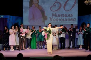 Тридцать лет на сцене: народная артистка Башкортостана Минзиля Кутушева отметила юбилей комедией «Сваты»