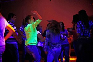 Молодежная дискотека «Зажигай»