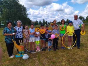 Спортивная эстафета«Быстрые,сильные,ловкие»