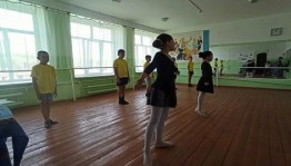 Мастер-класс «Приседаем три, четыре».