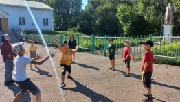 Конкурсно-игровая программа «Вместе весело шагать...»