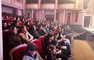 В Дербенте ко Дню Победы Табасаранский театр показал спектакль «Радость нашего дома»