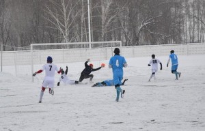 Игра «Зимний футбол»