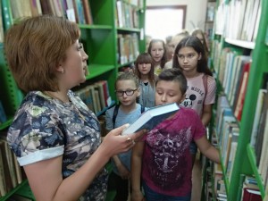 Экскурсия по библиотеке «Добро пожаловать, или в библиотеку вход разрешен»