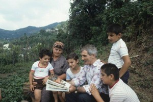 «Как хорошо рядышком с дедушкой и бабушкой»