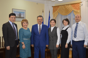 Амина Шафикова поздравила бывшего зампремьера Правительства РБ, министра культуры РБ Халяфа Ишмуратова с юбилеем