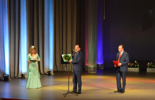 Уфимский государственный татарский театр «НУР» отметил своё 25-летие