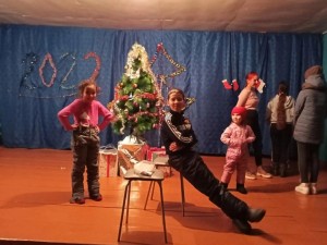 Игровая программа «Новогодний серпантин»