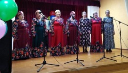 Праздничная программа «С любовью к маме»