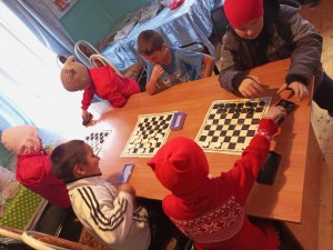 «Черно-белое»Игры в шашках