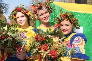 Развлекательная программа «Рябиновая осень»