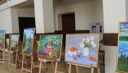 Выставка «О той, кто всех роднее…»
