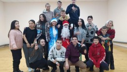 Праздничная программа «В новогодних ритмах»