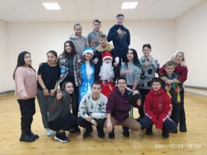 Праздничная программа «В новогодних ритмах»