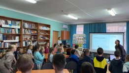 Познавательно–игровая программа «Необычные приключения в стране Играй–ка».