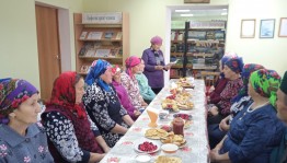 Библиотечные посиделки «Согреют ваши души любовь и доброта»