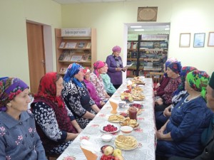 Библиотечные посиделки «Согреют ваши души любовь и доброта»