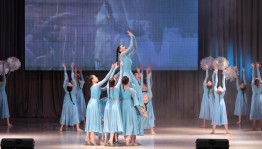 Праздничный концерт «Учителями славится Россия, ученики приносят славу ей…»