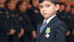 Праздничный концерт «Мир у нас – у вас незримый бой…»