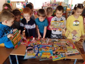 Литературная скамейка «Периодика–твой друг, поможет скоротать досуг»