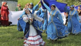 Одежда и украшения башкир