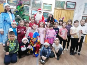 Праздничная программа «Новогодний серпантин»