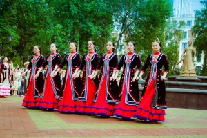 Gaskarov Folk Dance Ensemble will perform at the "Seven Girls"  fountain