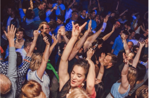 Танцевальная программа для молодежи «Дискотека 80х»
