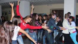 Дискотека «Танцуй, танцуй!»