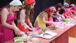 Конкурсно–игровая программа «А ну–ка, мамочки!»
