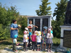 Тематическая программа «Ты головку склони, и всех, давно ушедших, тихонько помяни»