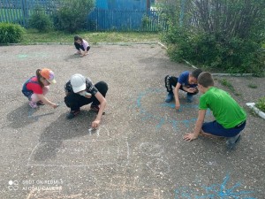 Развлекательная программа «Рисунки на асфальте»