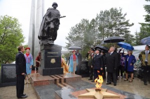 В Кармаскалинском районе открыли памятник Советскому солдату