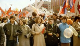 Шествие «Пионеры и комсомольцы»