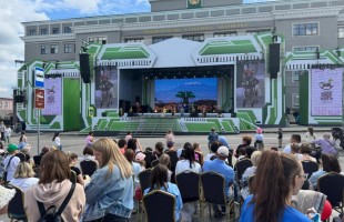 Фрагмент мюзикла «Айболит и Бармалей» открыл культурную програму фестиваля «Айда/Әйҙә играть» в Уфе