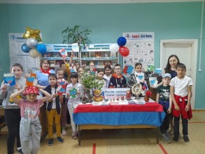Тематический час «Светлый край берёз, моя Россия»