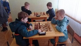 Шашечный турнир «Белые против черных»