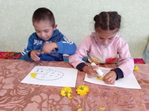 «Творим вместе» осенние поделки из листьев